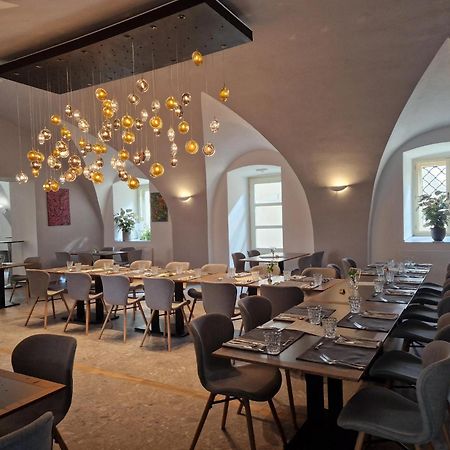 Zamek Svetla Nad Sazavou Hotell Exteriör bild